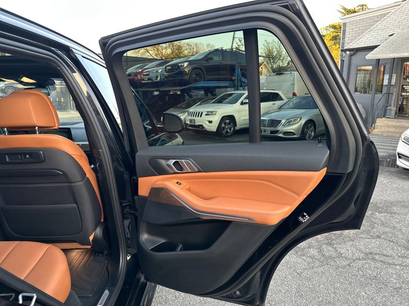 Used 2019 BMW X5 xDrive40i w/ M Sport Package image 15