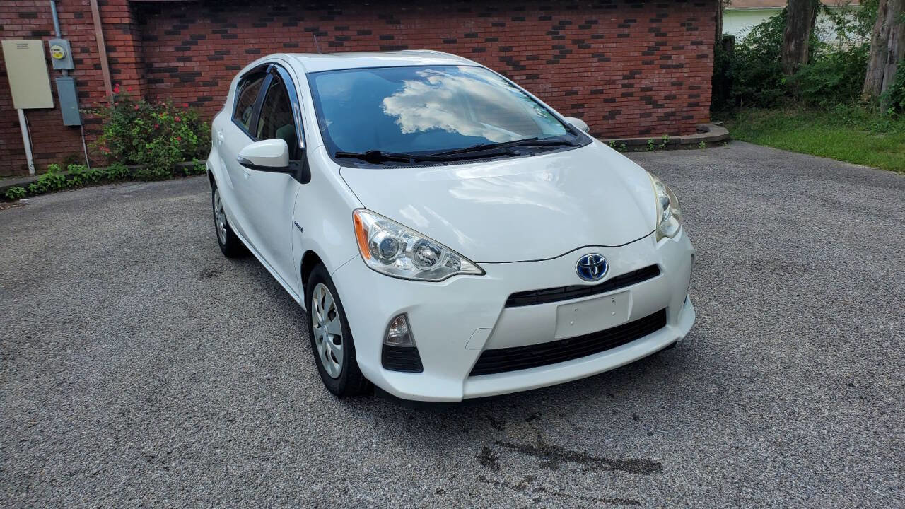 Used 2012 Toyota Prius C One image 25
