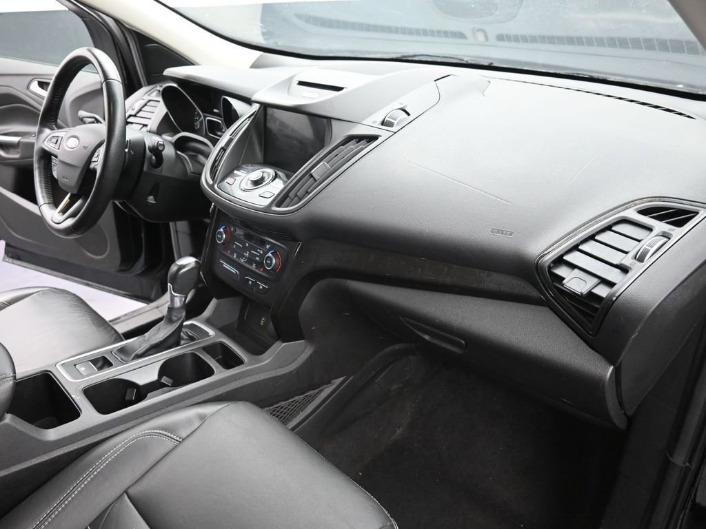 Used 2017 Ford Escape Titanium image 14