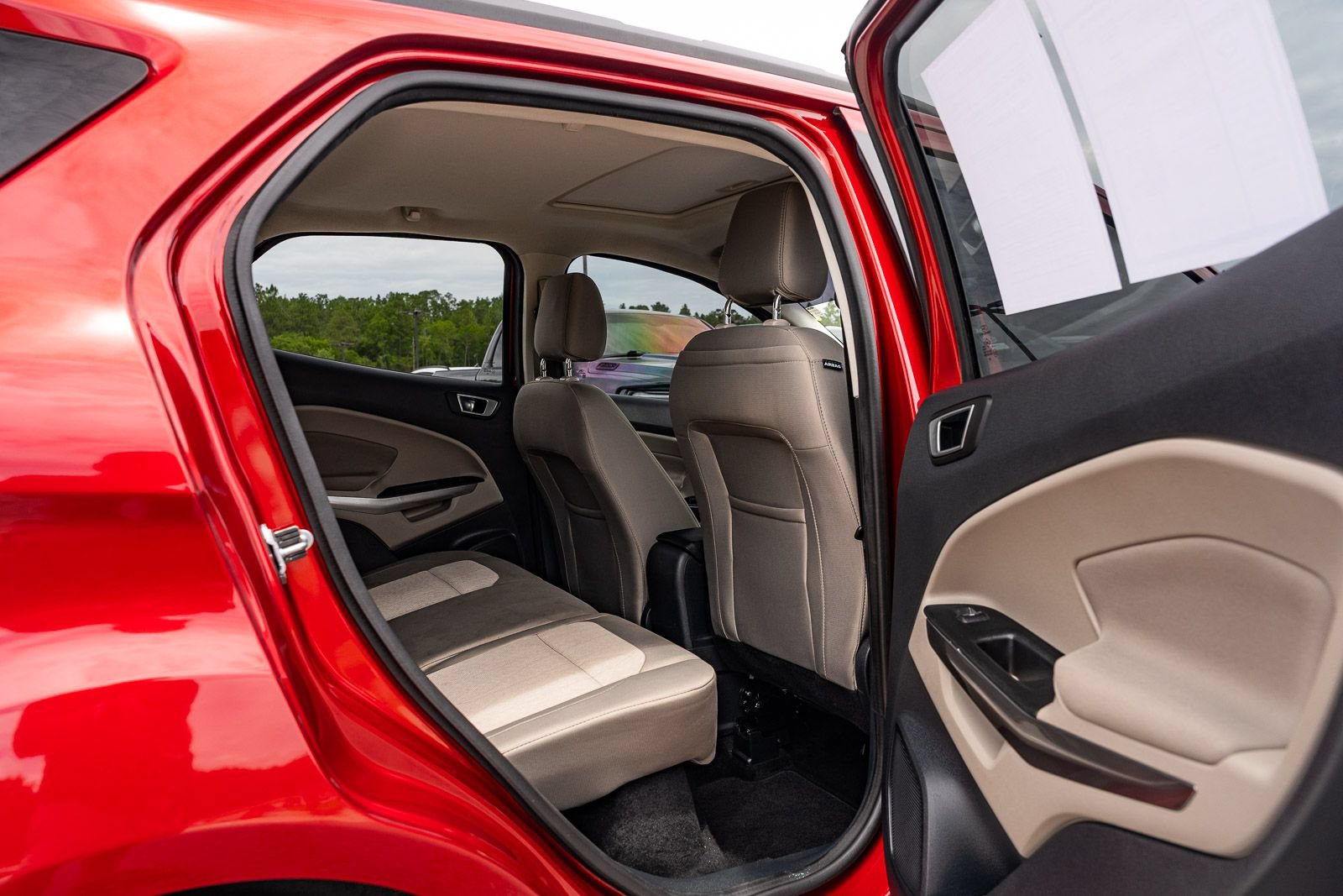 Certified 2018 Ford EcoSport SE w/ SE Convenience Package FWD image 13
