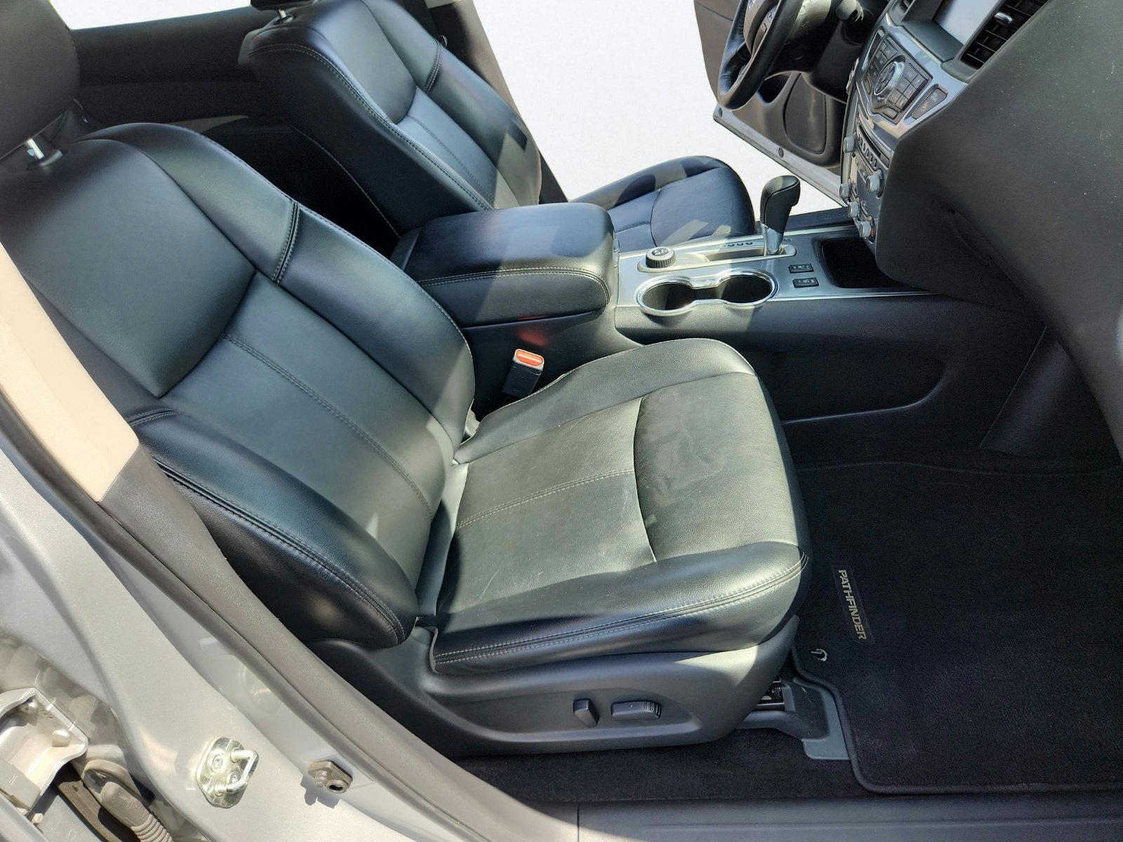 Used 2019 Nissan Pathfinder SL AWD/4WD image 50