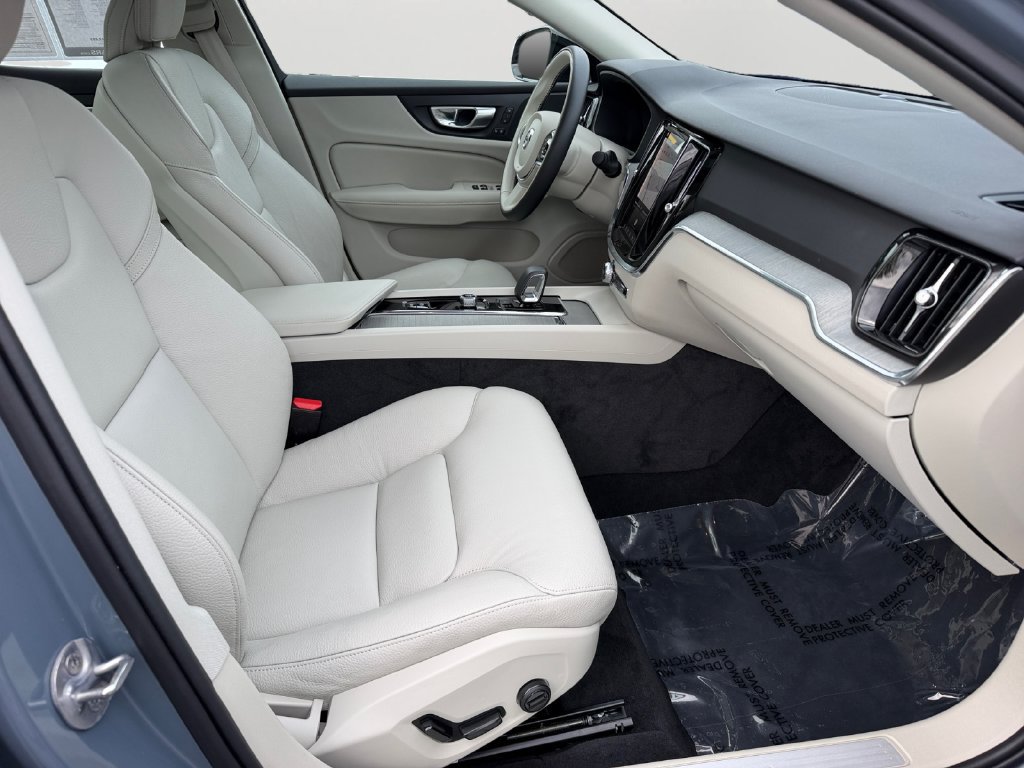Certified 2024 Volvo S60 B5 Plus w/ Climate Package AWD/4WD image 8