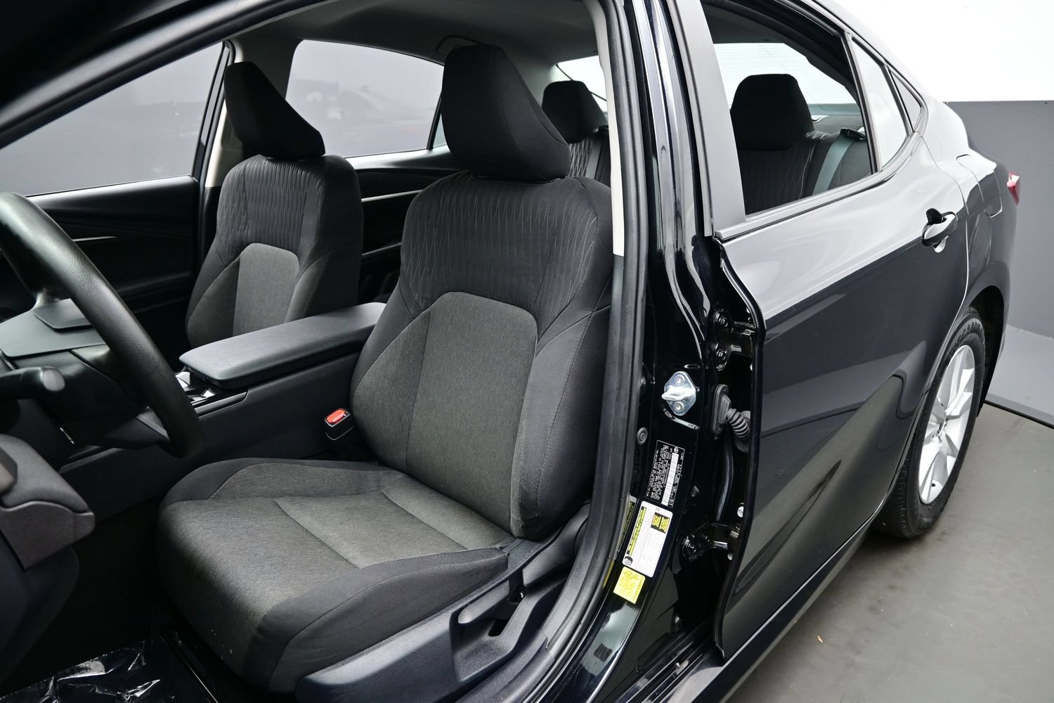 Used 2025 Toyota Camry LE FWD image 11