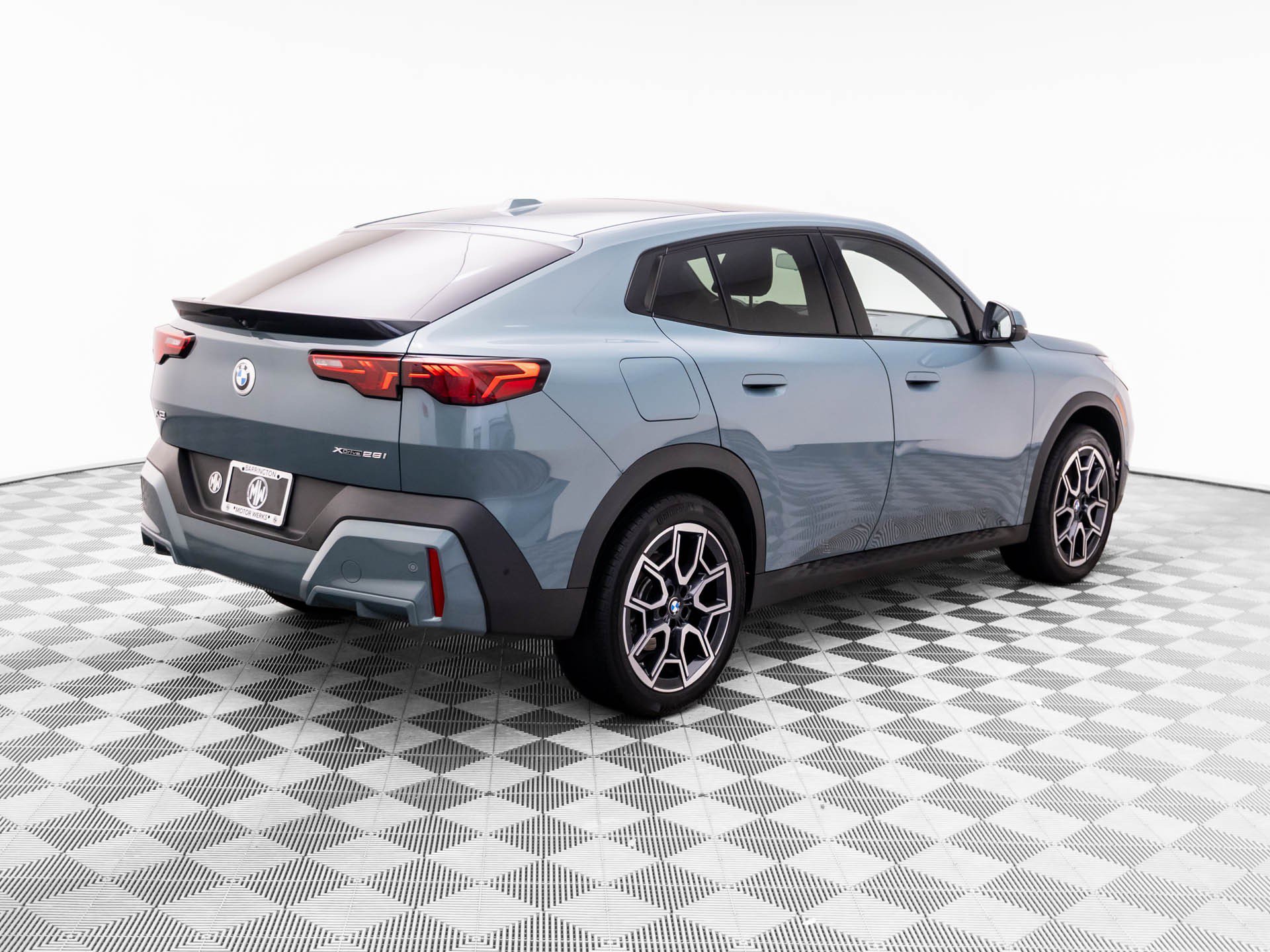 Certified 2025 BMW X2 xDrive28i AWD/4WD image 5