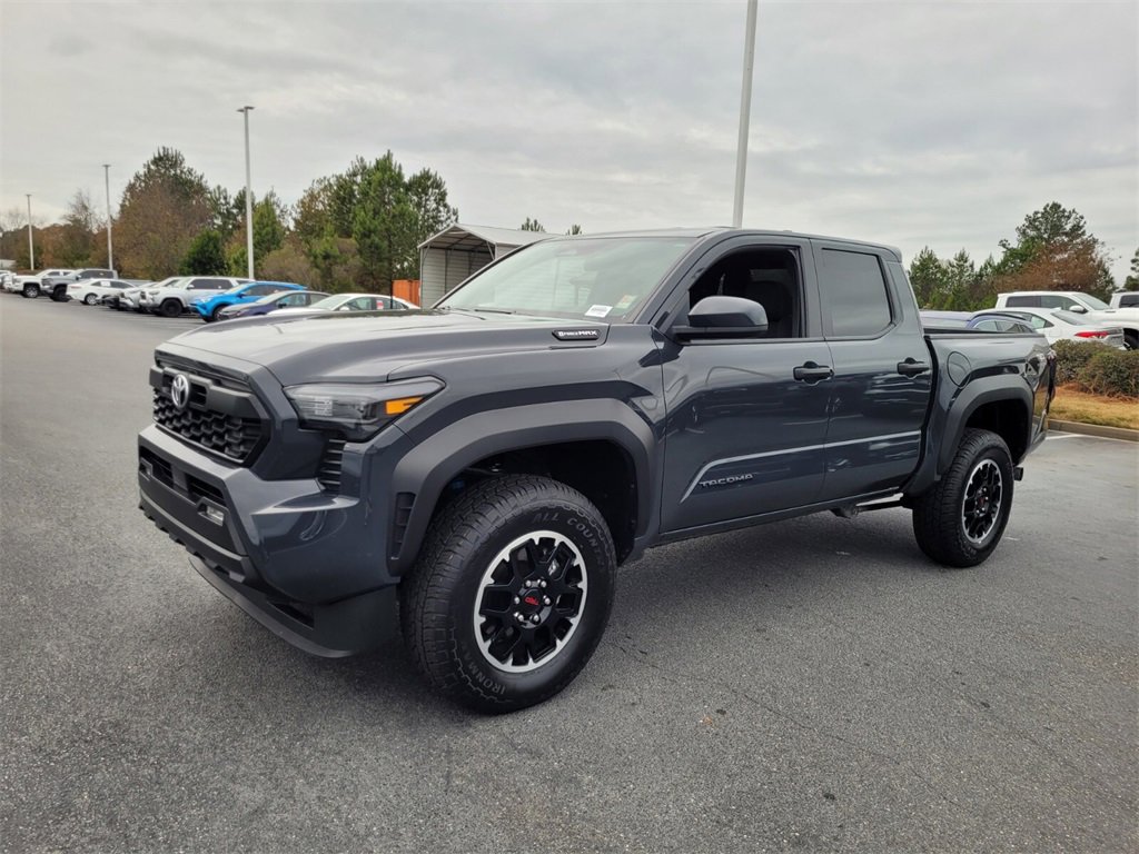 Used 2024 Toyota Tacoma TRD Off-Road image 3