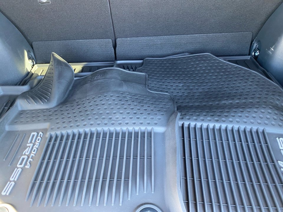 Used 2024 Toyota Corolla Cross AWD Hybrid image 17