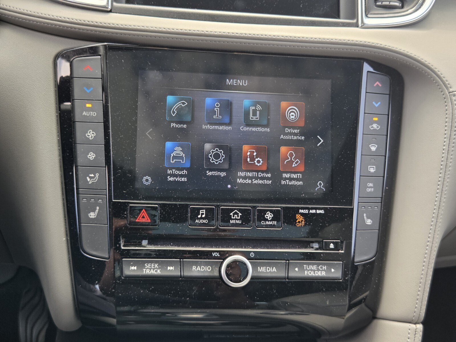 Used 2023 INFINITI QX50 Luxe FWD image 17