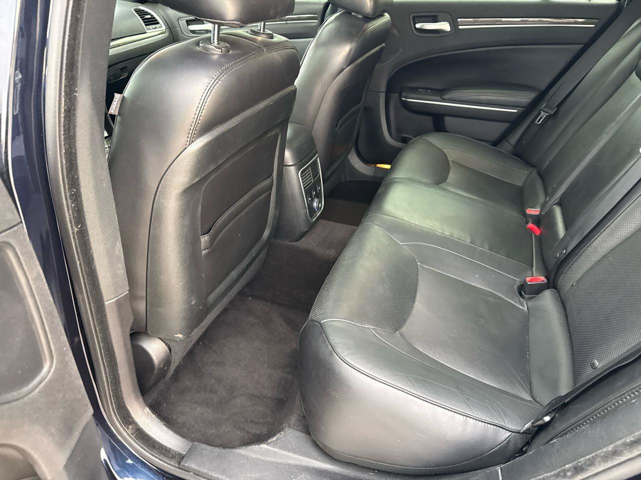 Used 2011 Chrysler 300 C w/ Sound Group RWD image 39
