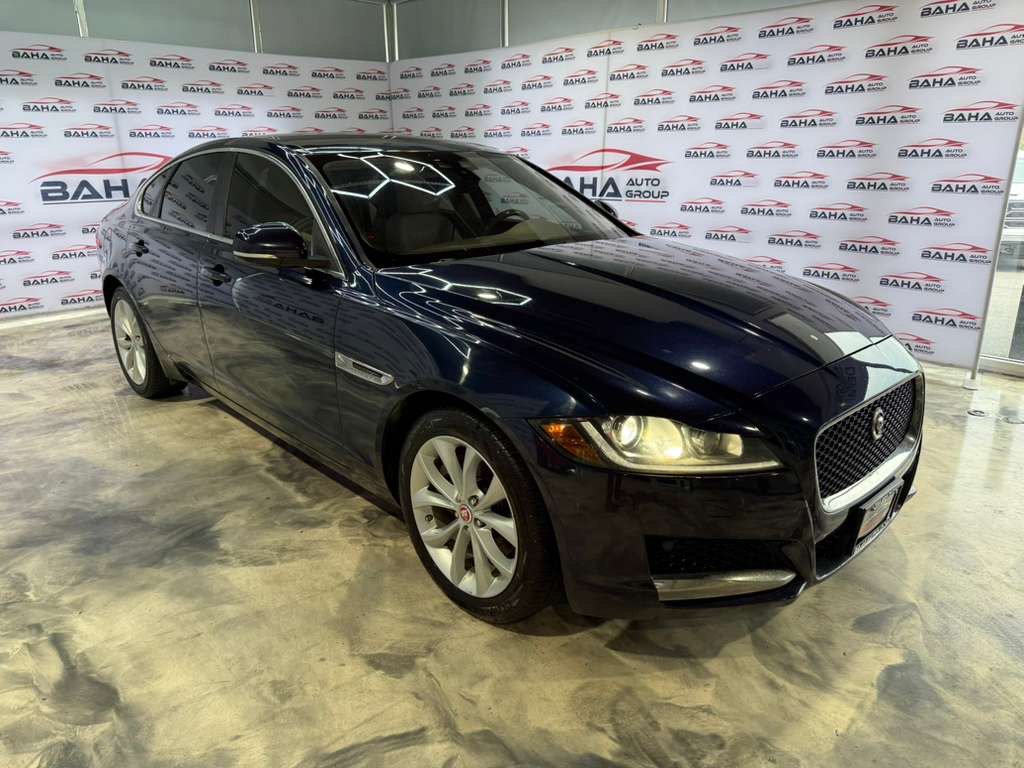 Used 2018 Jaguar XF Premium AWD/4WD image 5