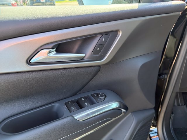 New 2027 Chevrolet Traverse LT w/ Midnight/Sport Edition FWD image 25