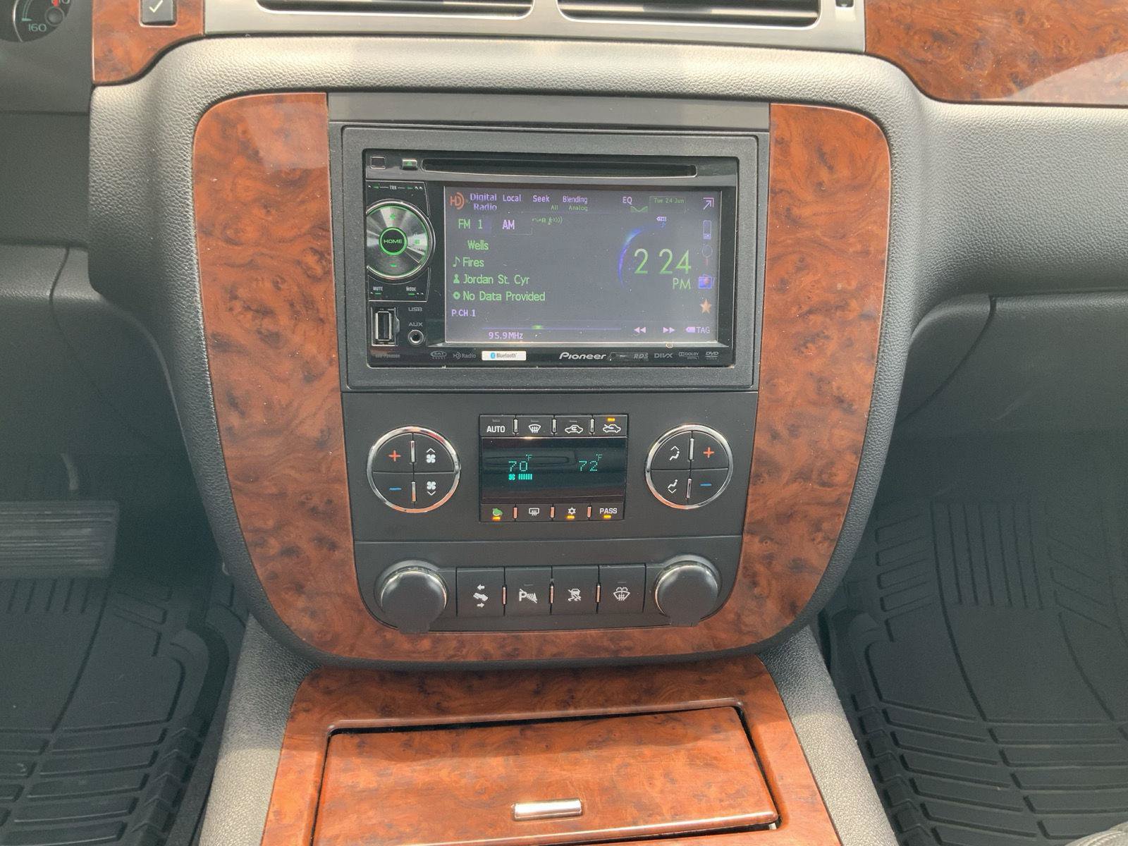 Used 2008 Chevrolet Avalanche LTZ w/ LTZ Preferred Equipment Group AWD/4WD image 32