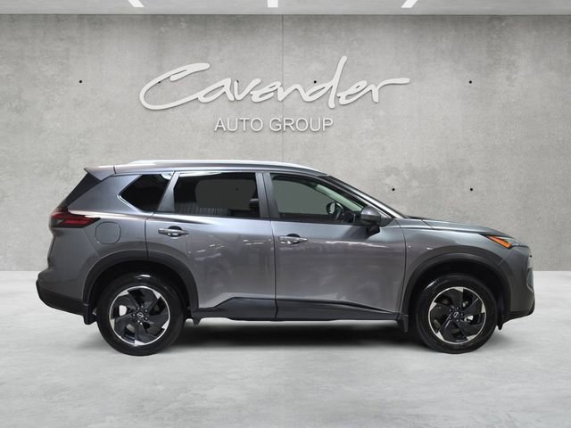 Used 2024 Nissan Rogue SV w/ SV Premium Package FWD image 17
