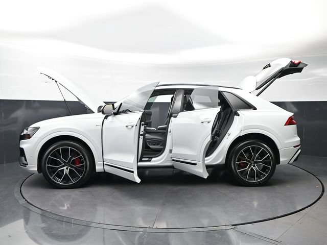 Used 2023 Audi Q8 Prestige AWD/4WD image 31