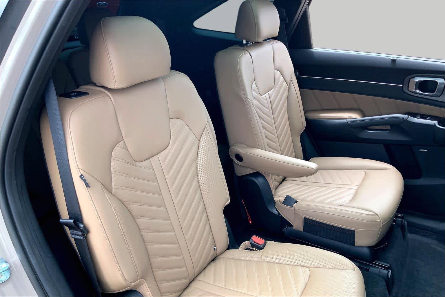 Certified 2025 Kia Sorento SX Prestige w/ Olive Brown Leather Package AWD/4WD image 20