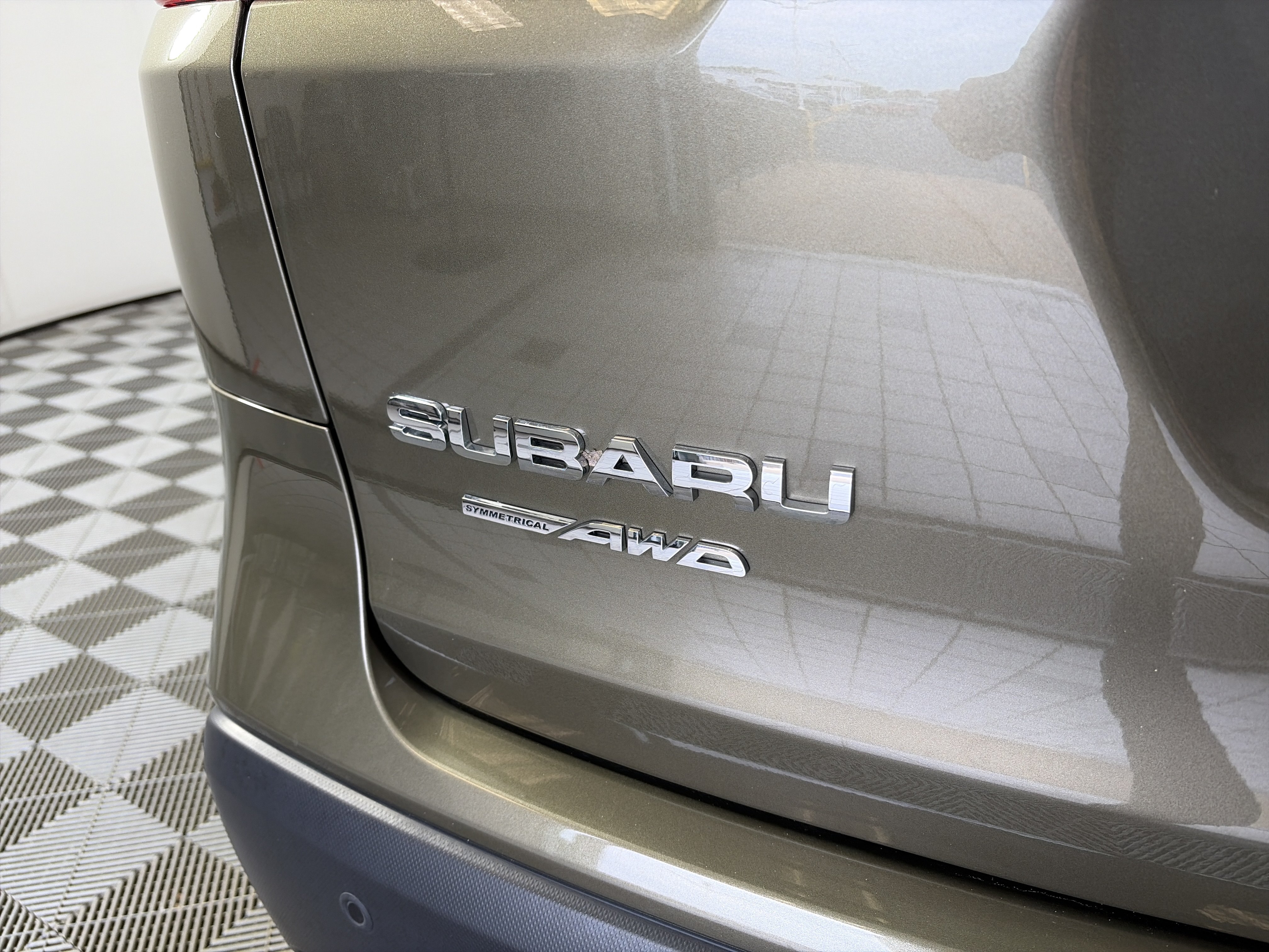 Certified 2025 Subaru Ascent Premium AWD/4WD image 17