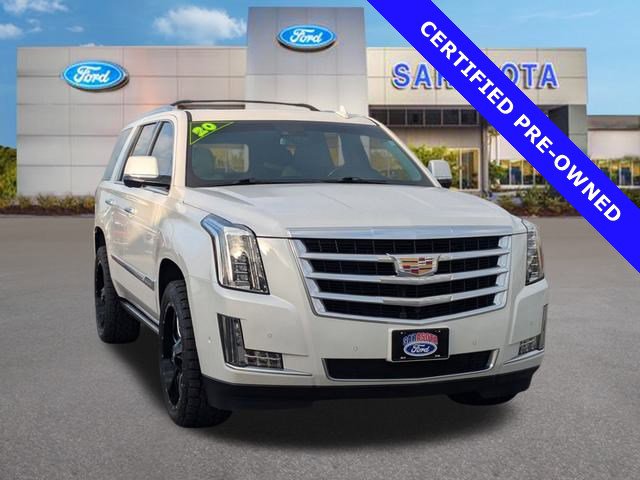 Used 2020 Cadillac Escalade Premium Luxury image 1