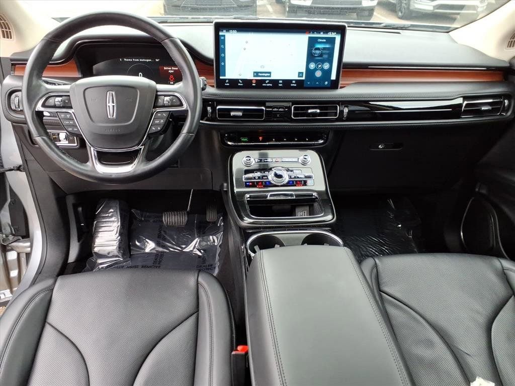 Used 2022 Lincoln Nautilus Reserve image 13