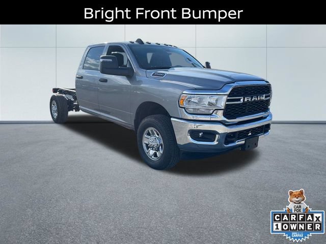 Used 2023 RAM 3500 Tradesman w/ Chrome Appearance Group AWD/4WD image 14