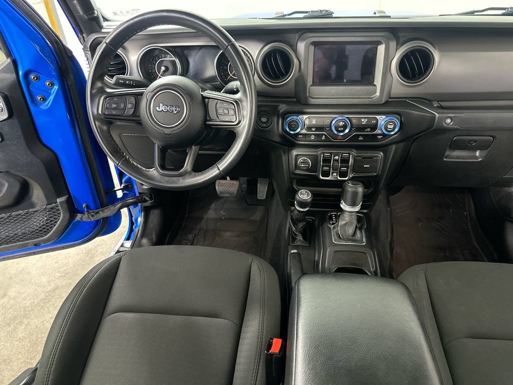 Used 2021 Jeep Gladiator Sport AWD/4WD image 17