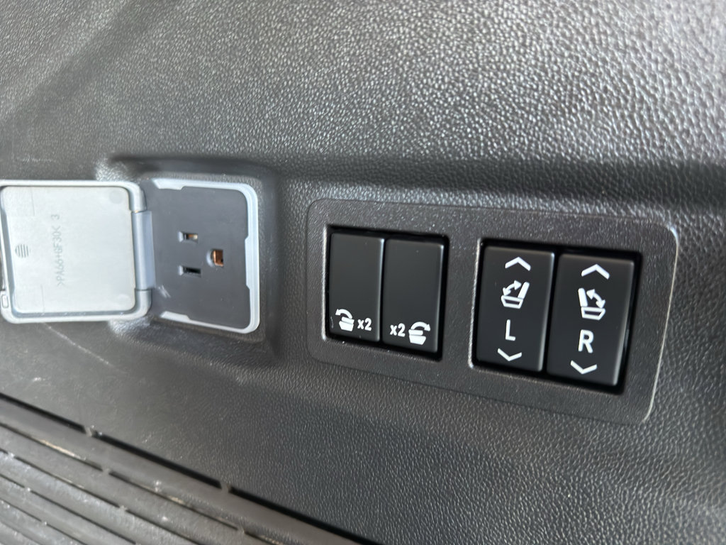 Used 2023 Chevrolet Tahoe Z71 w/ Off-Road Capability Package image 24