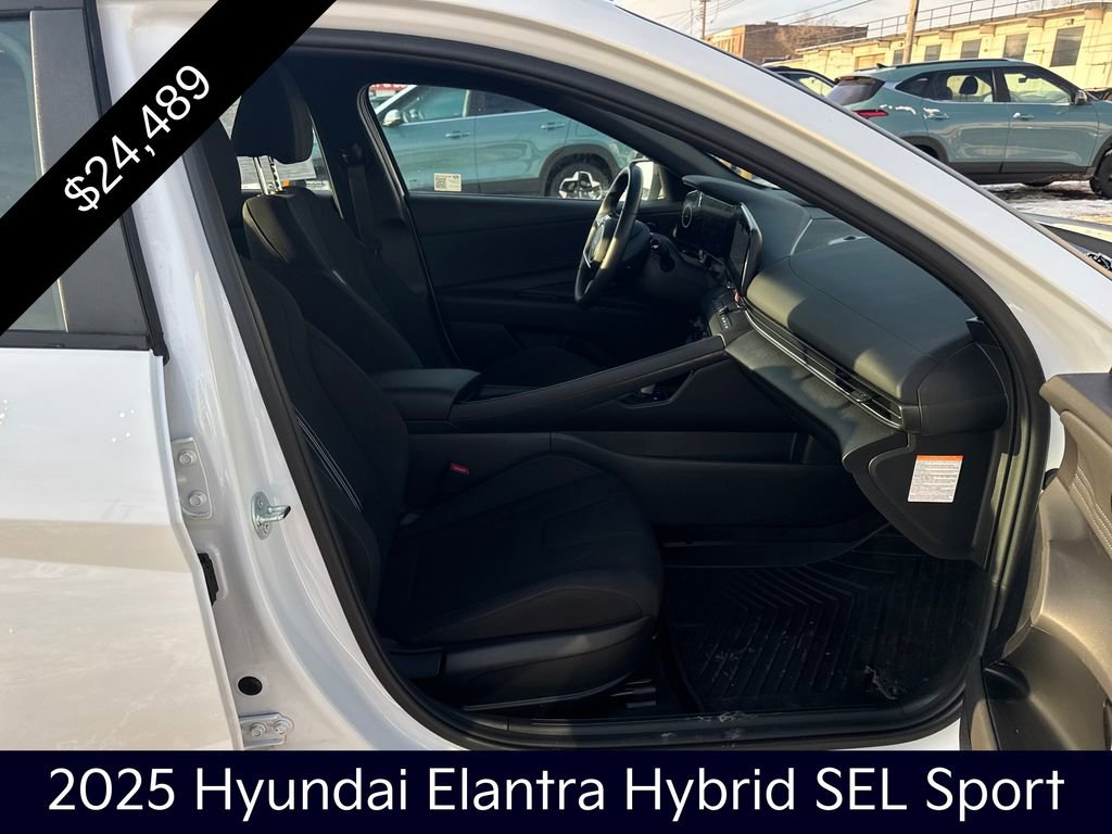 Used 2025 Hyundai Elantra SEL image 33