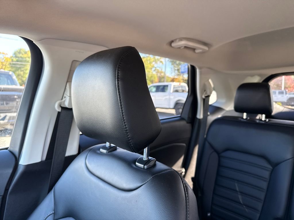 Used 2023 Ford Edge SEL image 34