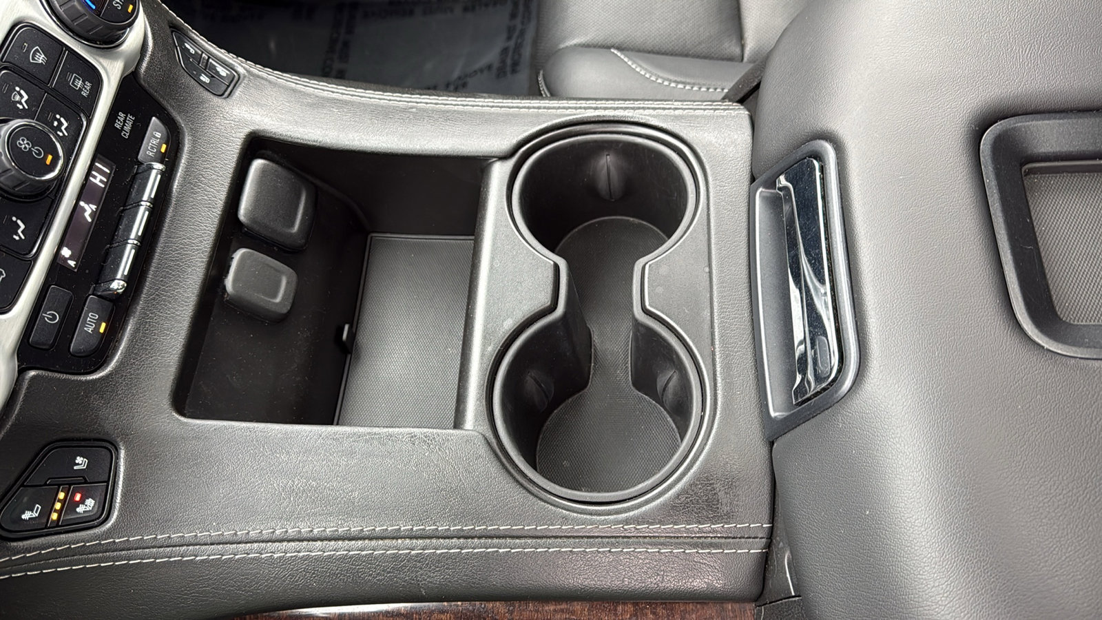 Used 2020 GMC Yukon SLT image 24