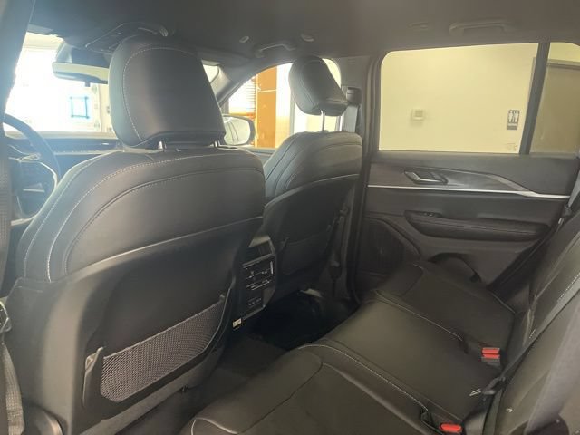 New 2026 Jeep Grand Cherokee Altitude AWD/4WD image 19
