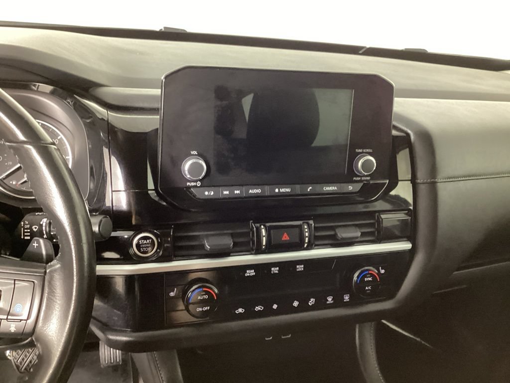 Used 2024 Nissan Pathfinder SV FWD image 15