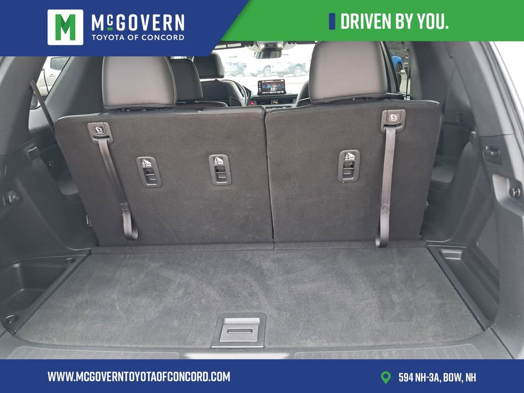 Used 2025 Honda Pilot TrailSport image 4