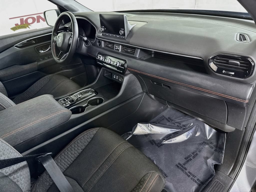 Used 2023 Honda Pilot Sport image 30