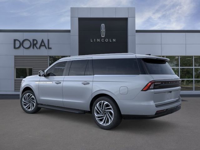 New 2026 Lincoln Navigator L Premier AWD/4WD image 4