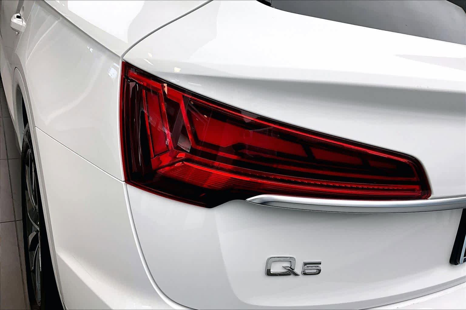 Certified 2023 Audi Q5 2.0T Premium Plus w/ Premium Plus Package AWD/4WD image 28