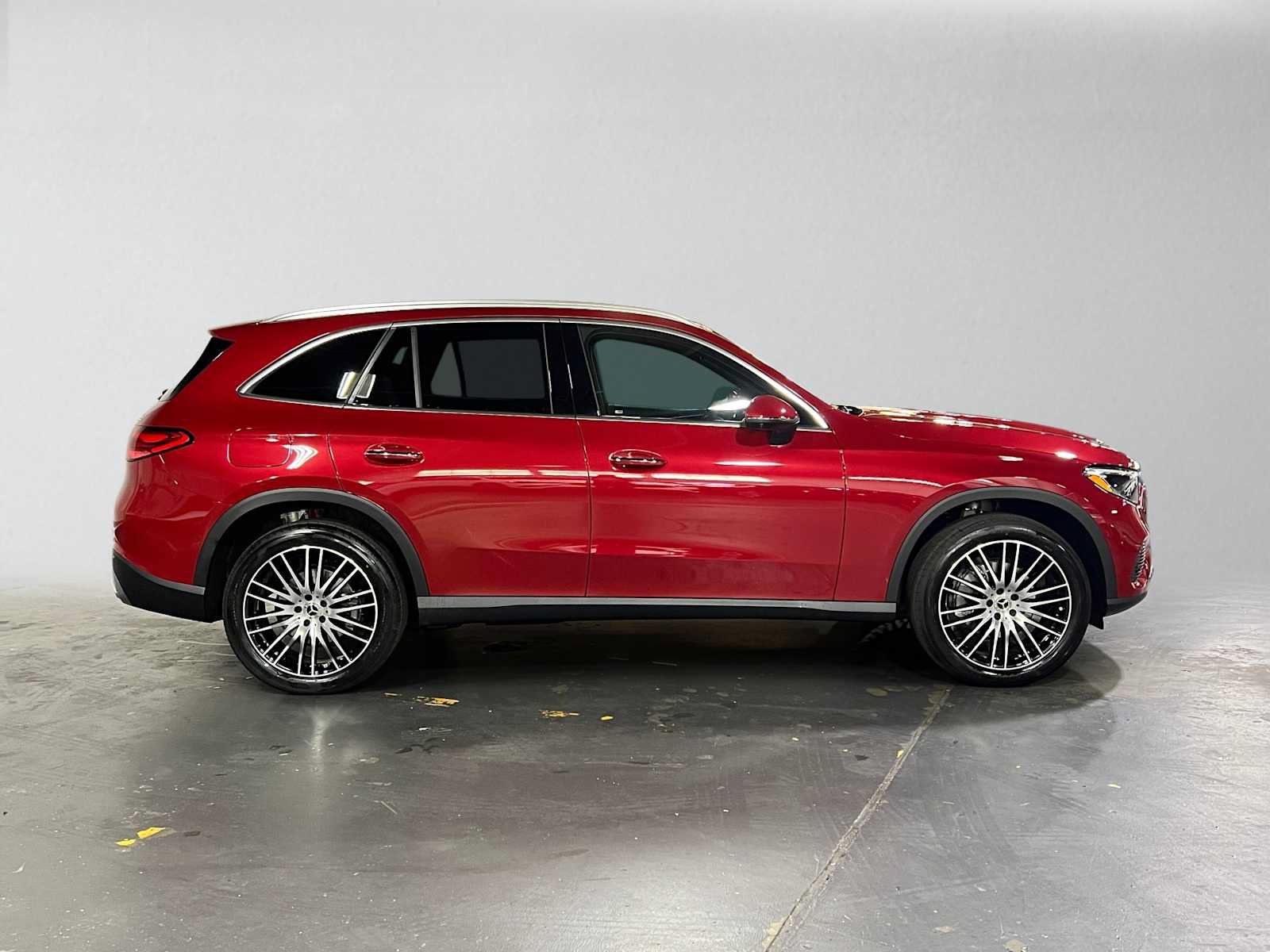 New 2027 Mercedes-Benz GLC 300 4MATIC image 2
