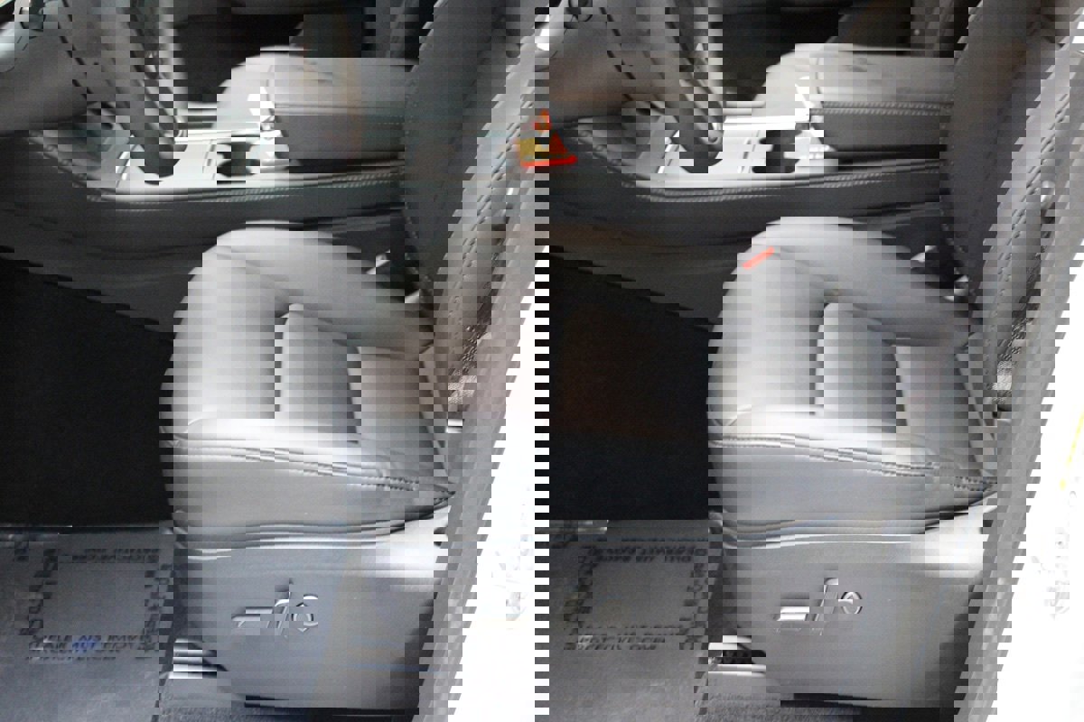 Used 2023 Tesla Model Y Long Range image 26