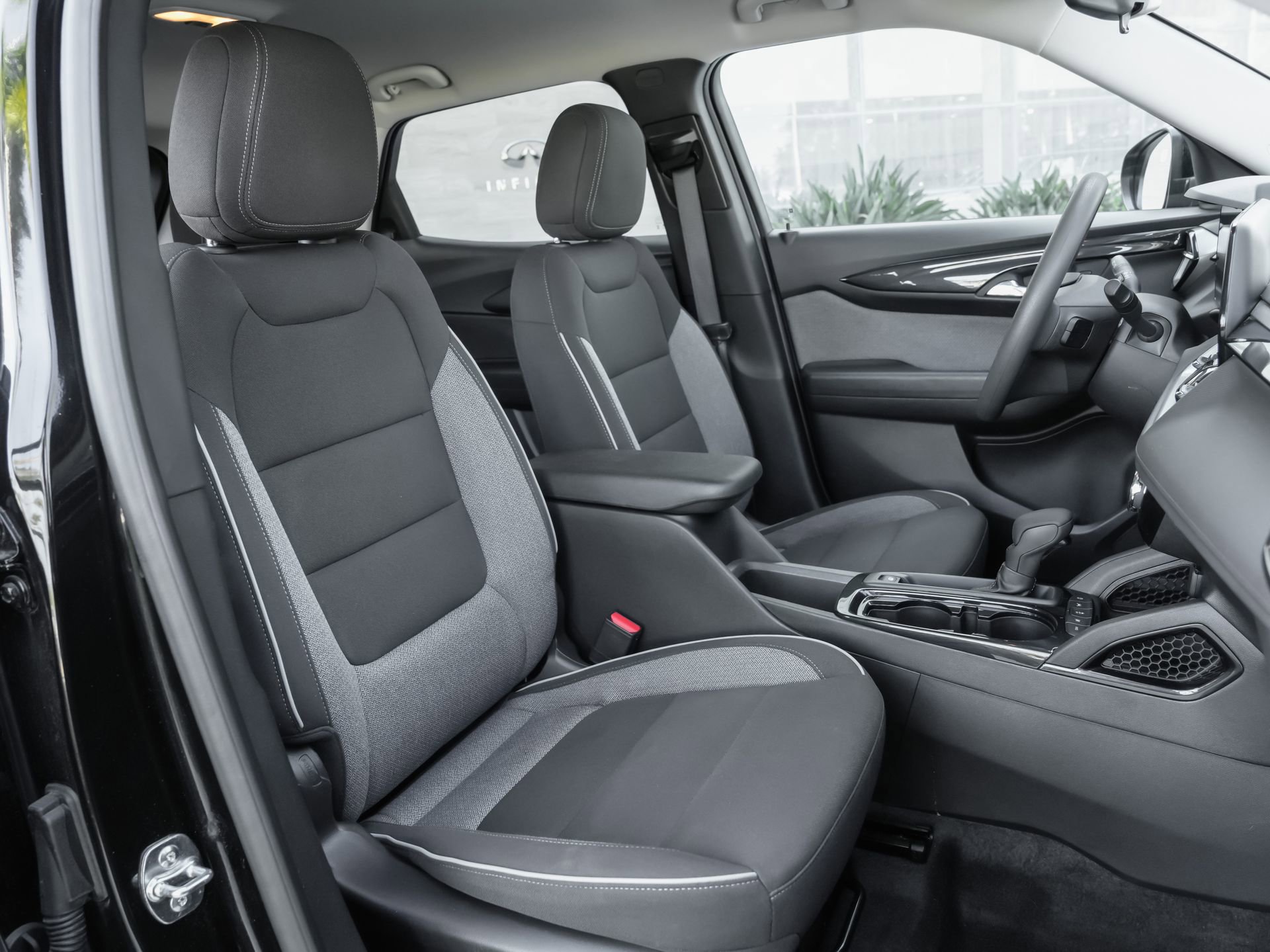 Used 2025 Chevrolet TrailBlazer LT AWD/4WD image 40