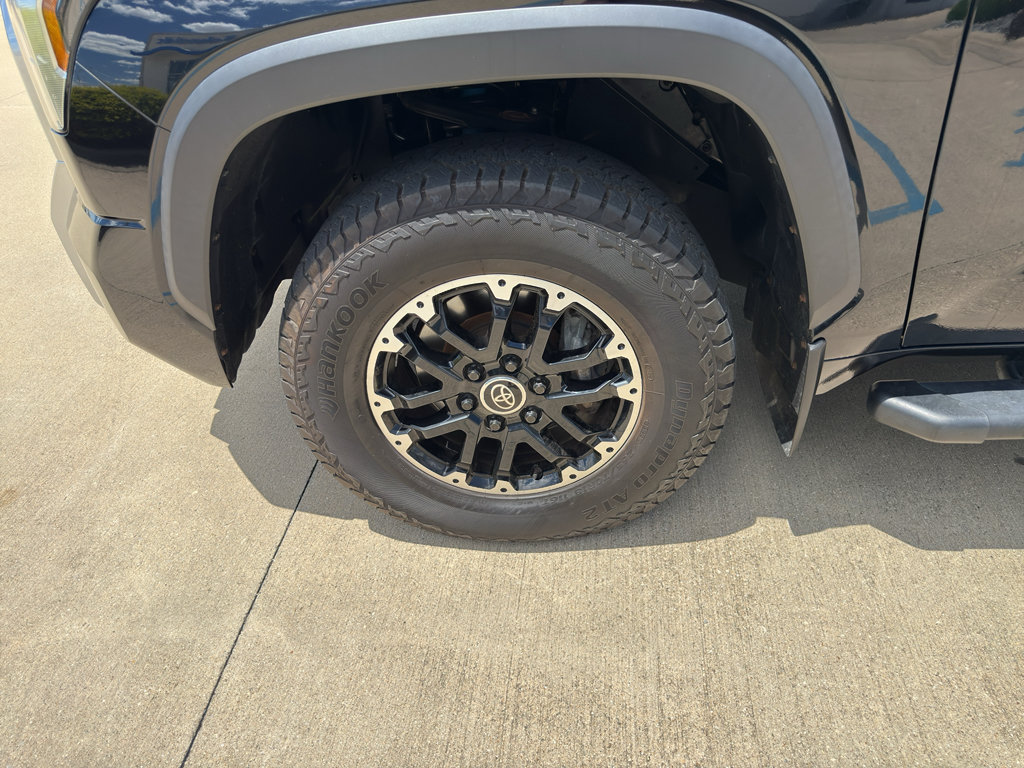 Used 2022 Toyota Tundra Limited AWD/4WD image 9