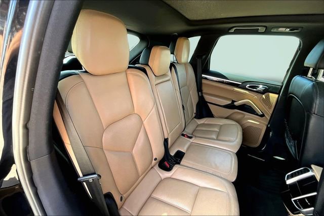 Used 2016 Porsche Cayenne image 29