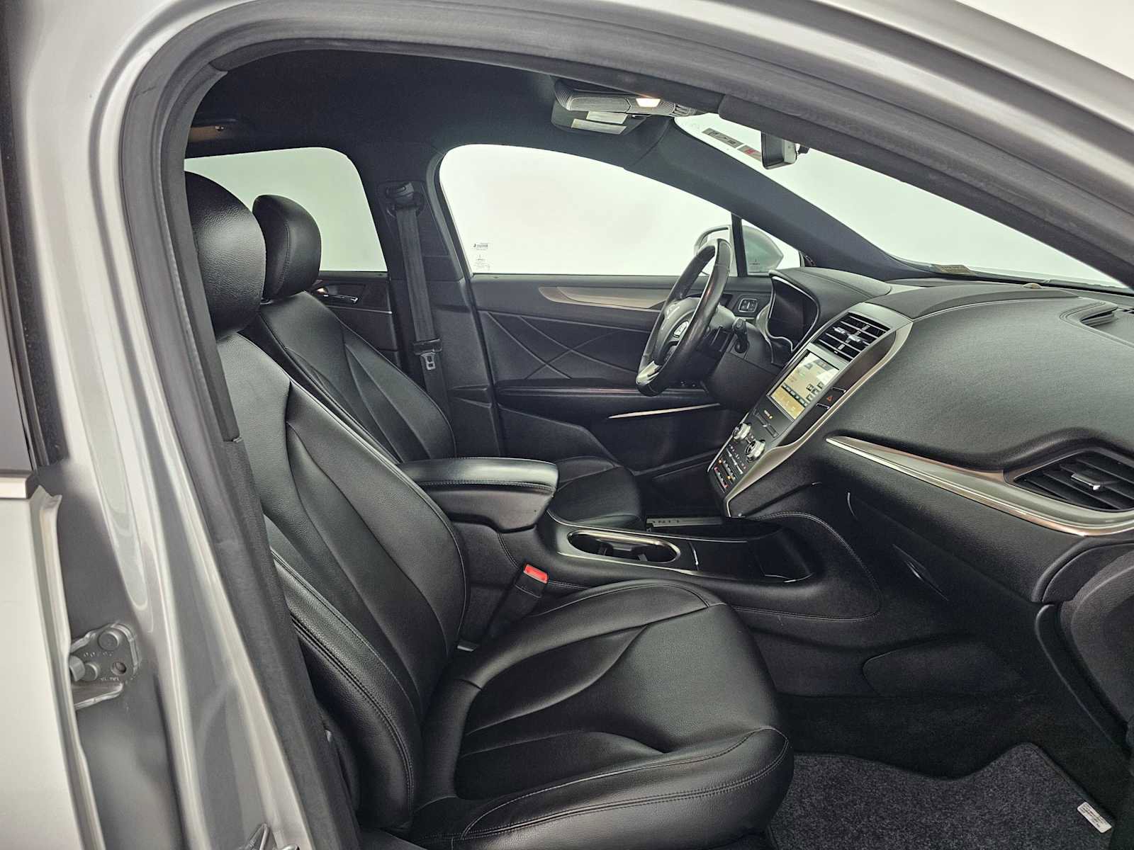 Used 2016 Lincoln MKC Premiere image 10