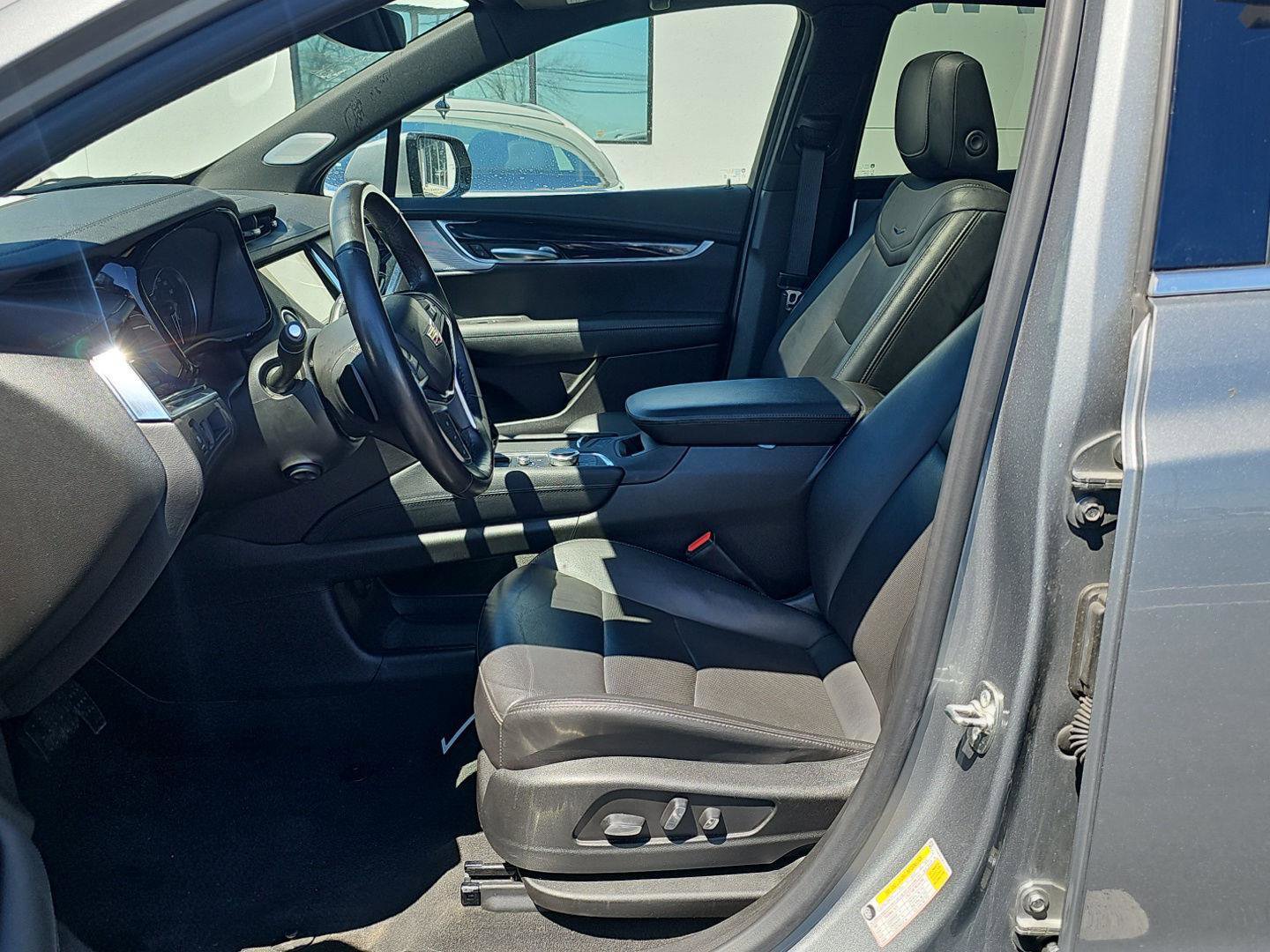 Used 2024 Cadillac XT5 Premium Luxury AWD/4WD image 6