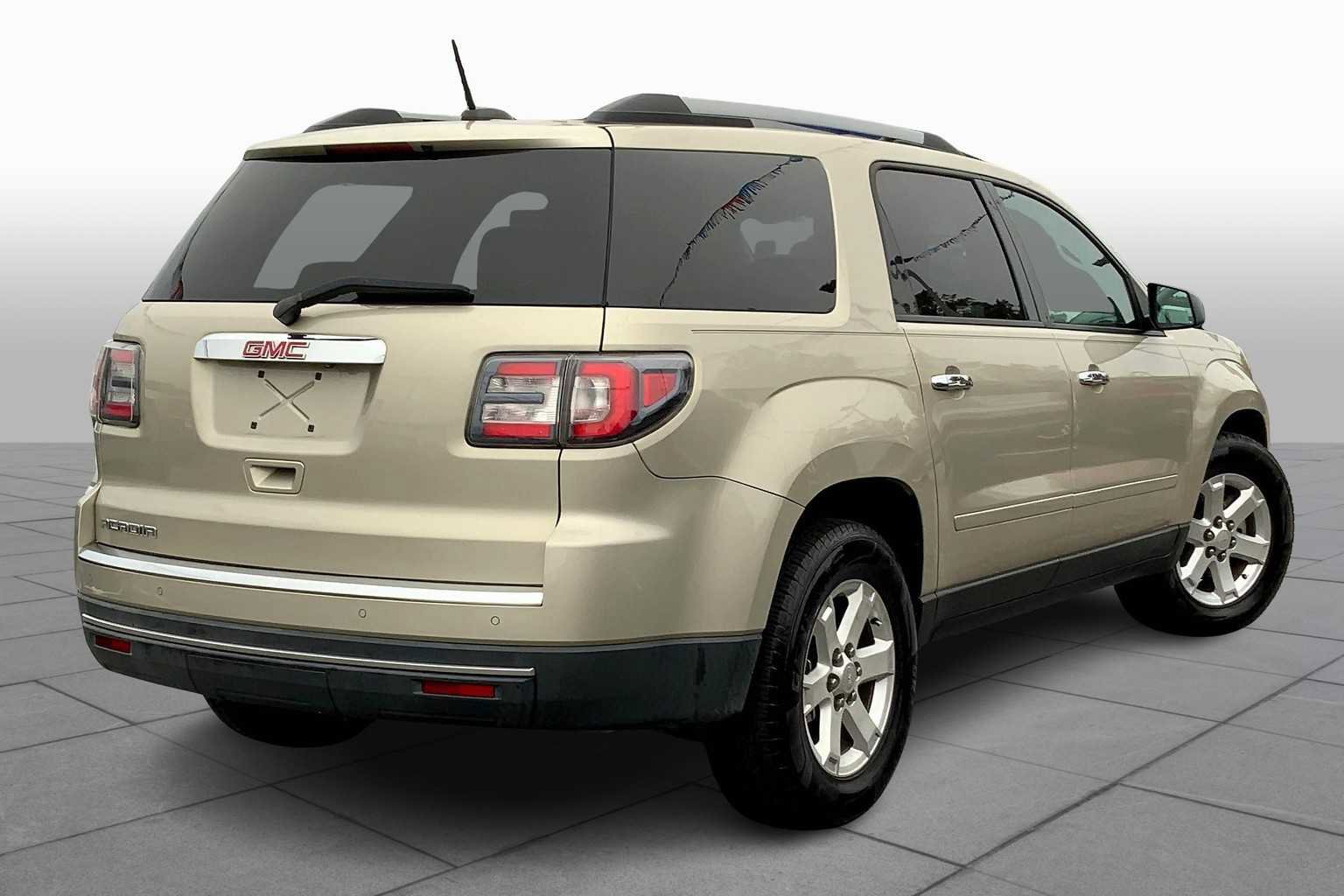 Used 2016 GMC Acadia SLE image 12
