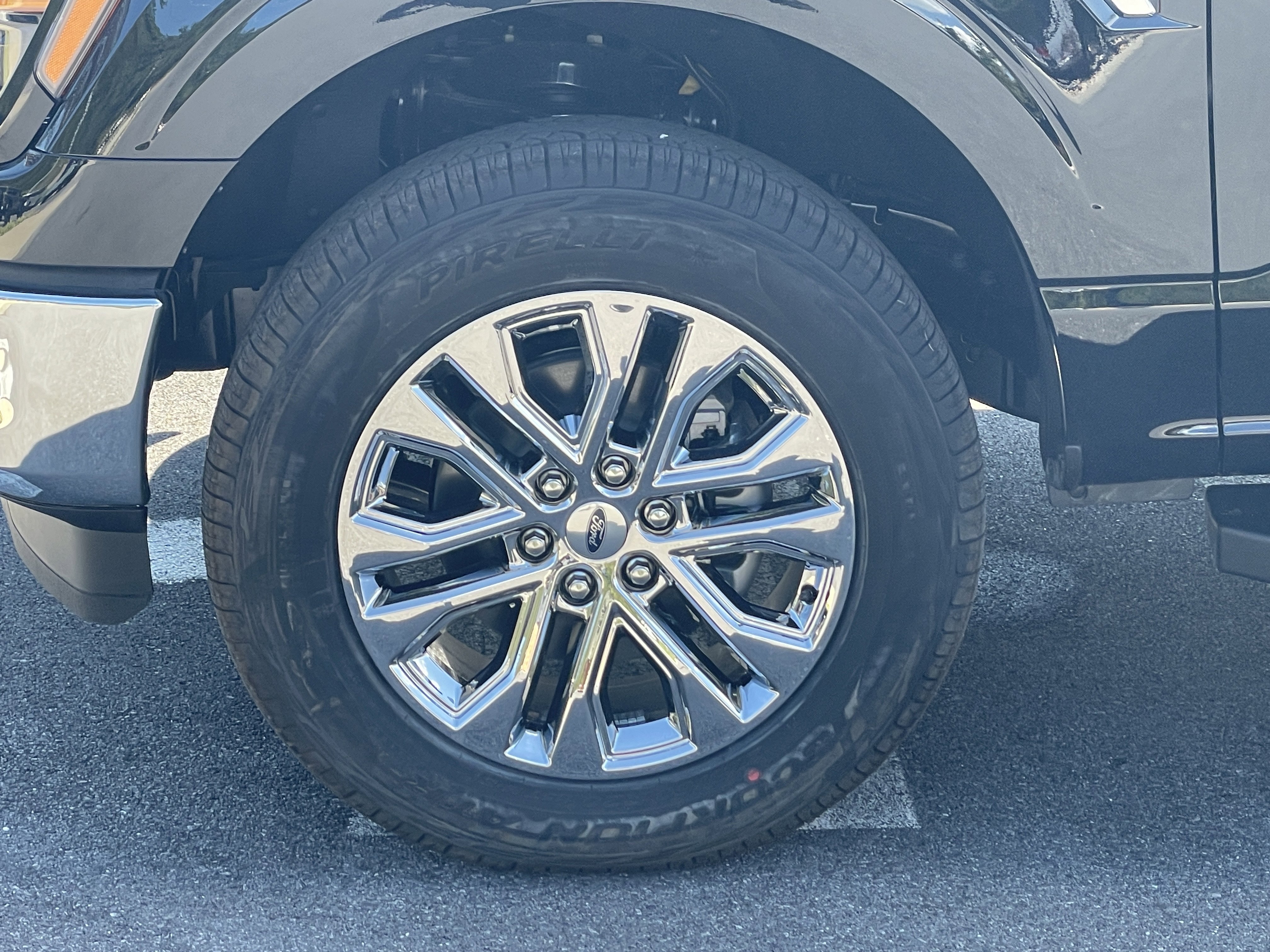 New 2025 Ford F150 XLT w/ Equipment Group 302A MID image 9