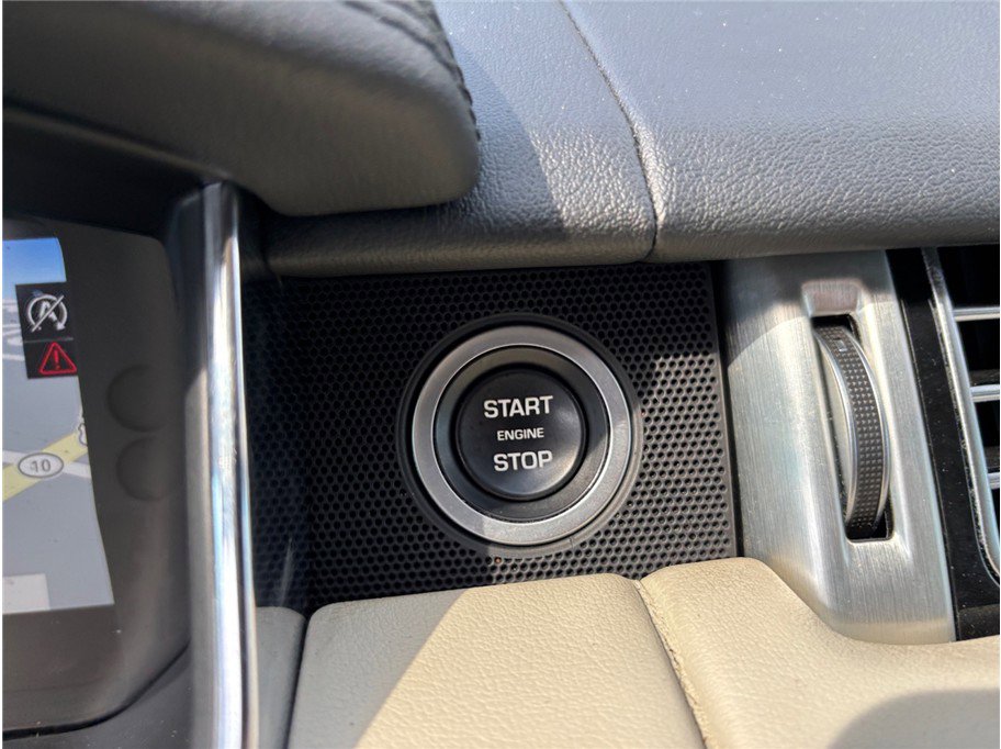 Used 2018 Land Rover Range Rover image 28