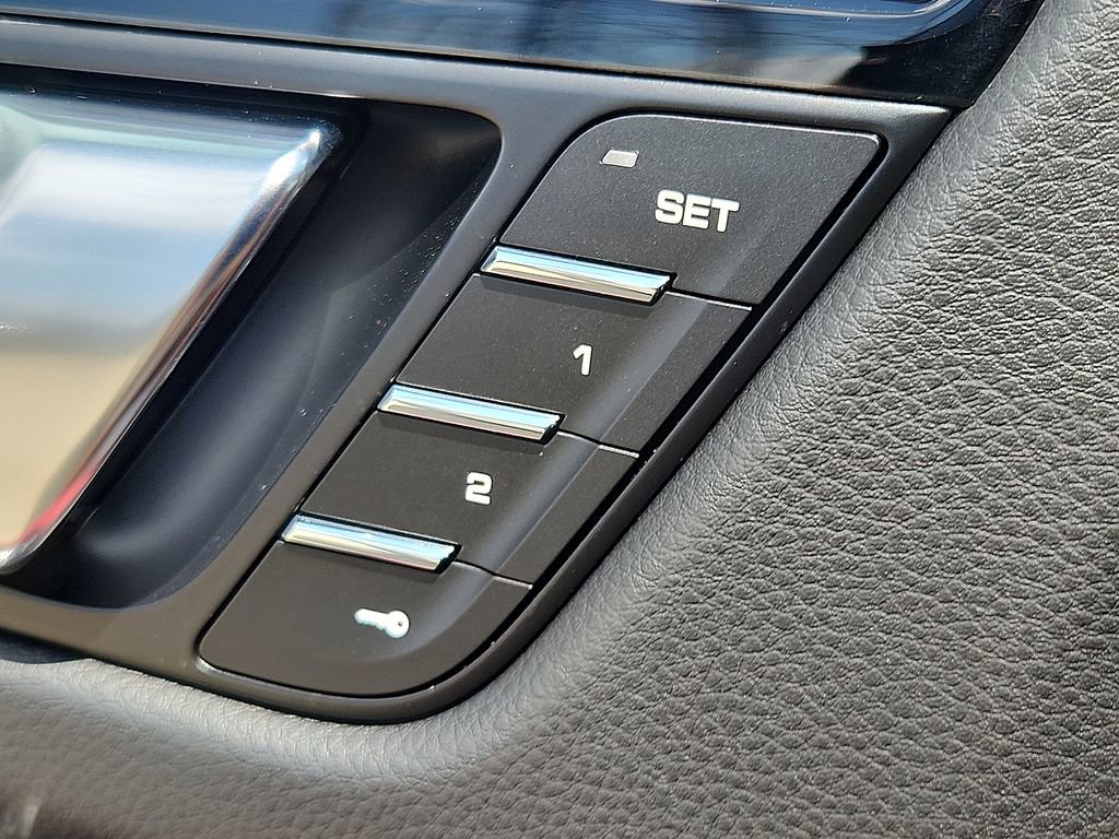 New 2026 Porsche Macan image 19