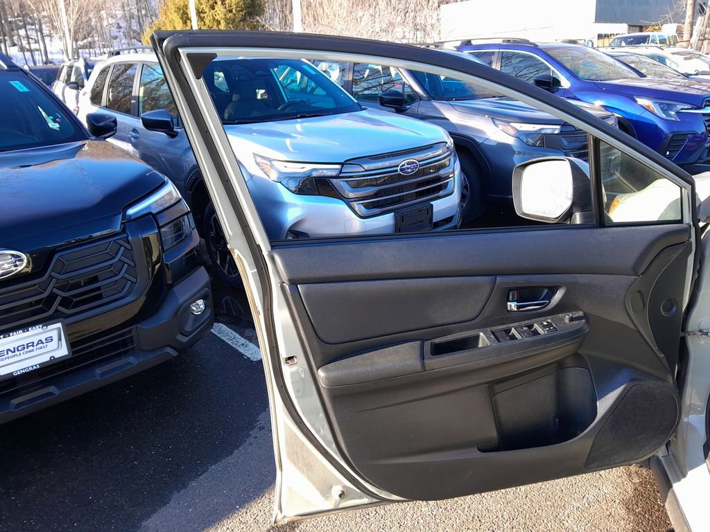 Used 2013 Subaru Crosstrek 2.0i Limited image 10