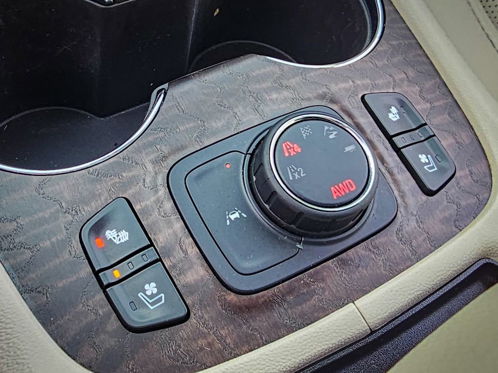 Certified 2023 GMC Acadia Denali w/ Denali Ultimate Package image 32