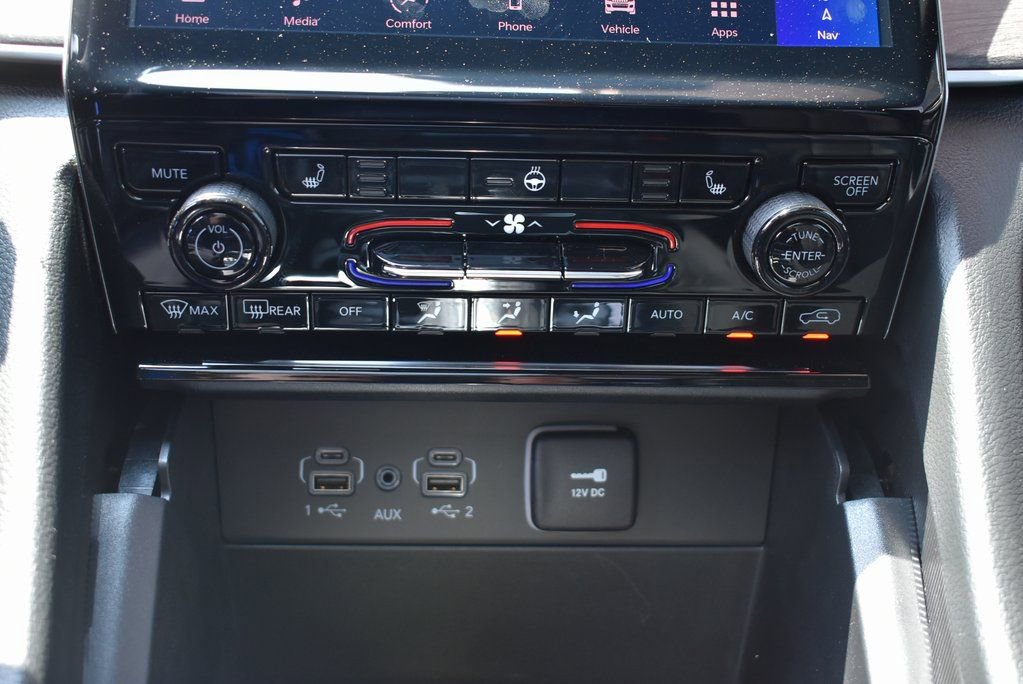 Used 2025 Jeep Grand Cherokee Limited w/ Black Appearance Package image 43