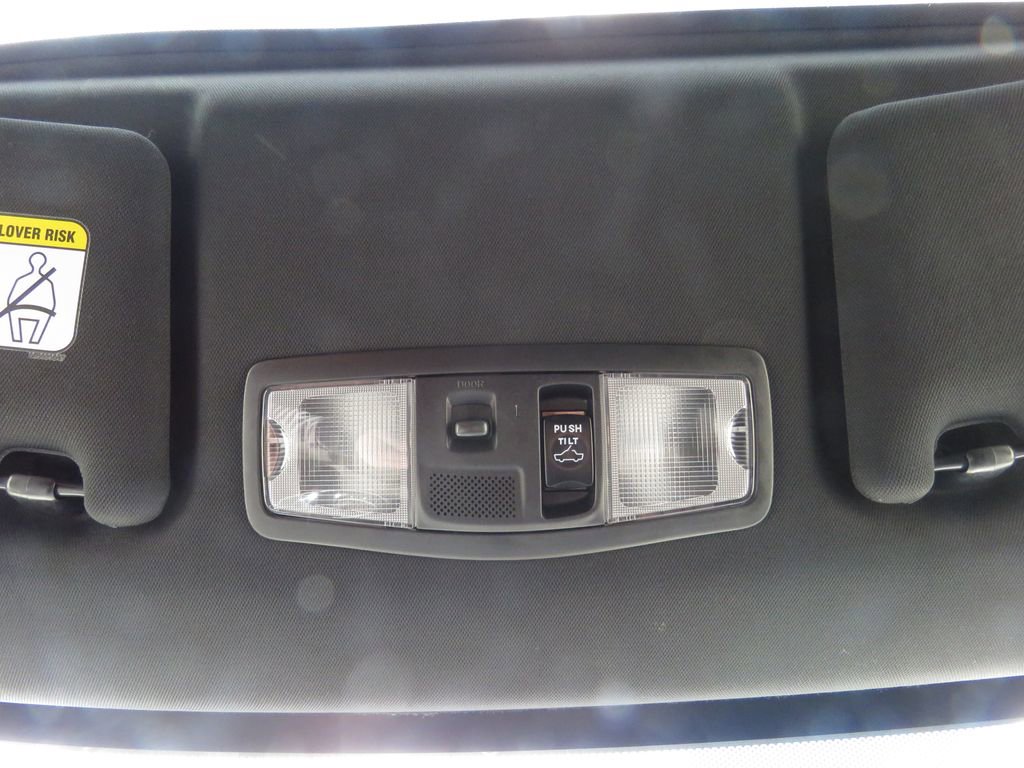 Used 2019 Mitsubishi Outlander SEL image 28