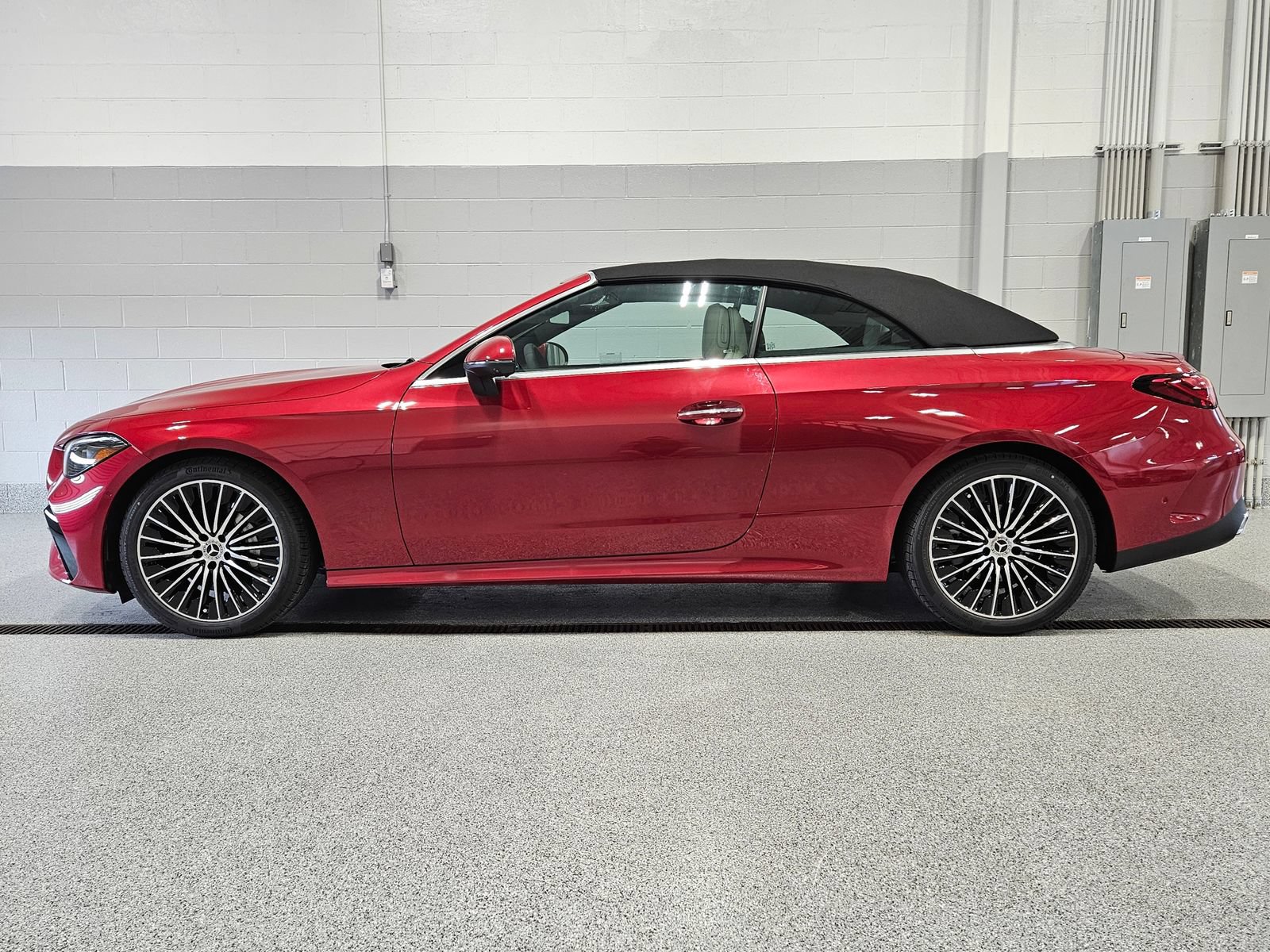 New 2026 Mercedes-Benz CLE 300 4MATIC Cabriolet image 9