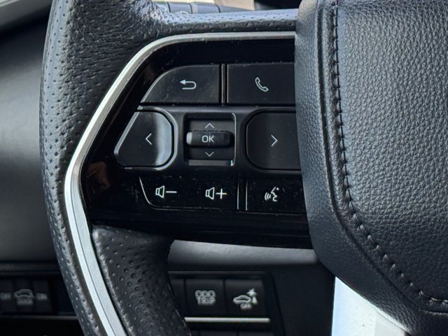 Used 2023 Toyota Sequoia Platinum AWD/4WD image 11